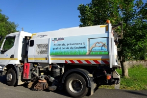 Passage de la balayeuse dans le village